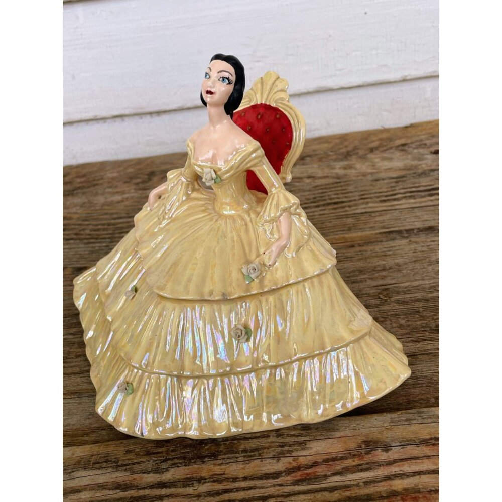 Vintage 1960s Ceramic Glam Lady Trinket Box On a Chair - Picture 12 of 16